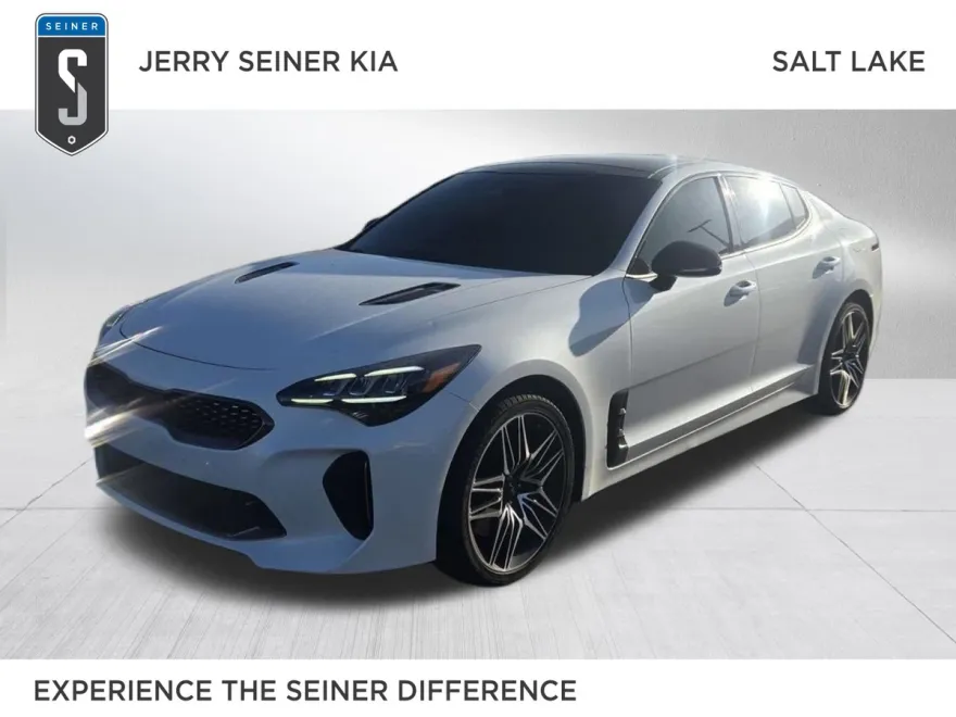 2022 Kia Stinger GT1 photo 1