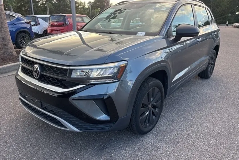 2022 Volkswagen Taos S photo 1