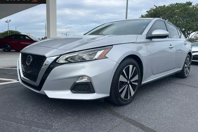 2022 Nissan Altima 2.5 SV photo 1