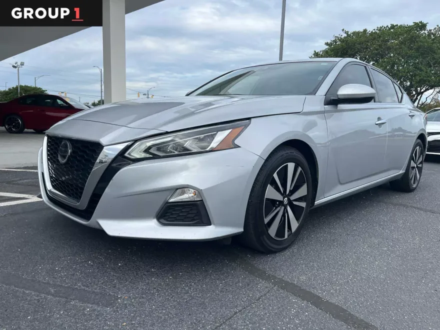 2022 Nissan Altima 2.5 SV photo 1