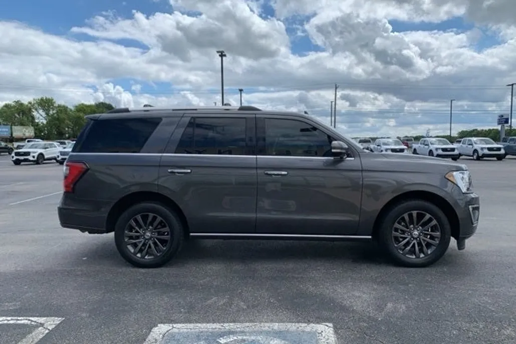 2021 Ford Expedition Limited photo 1