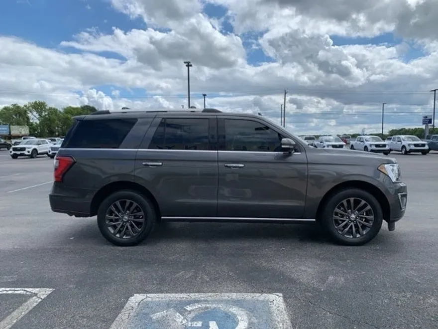 2021 Ford Expedition Limited photo 1