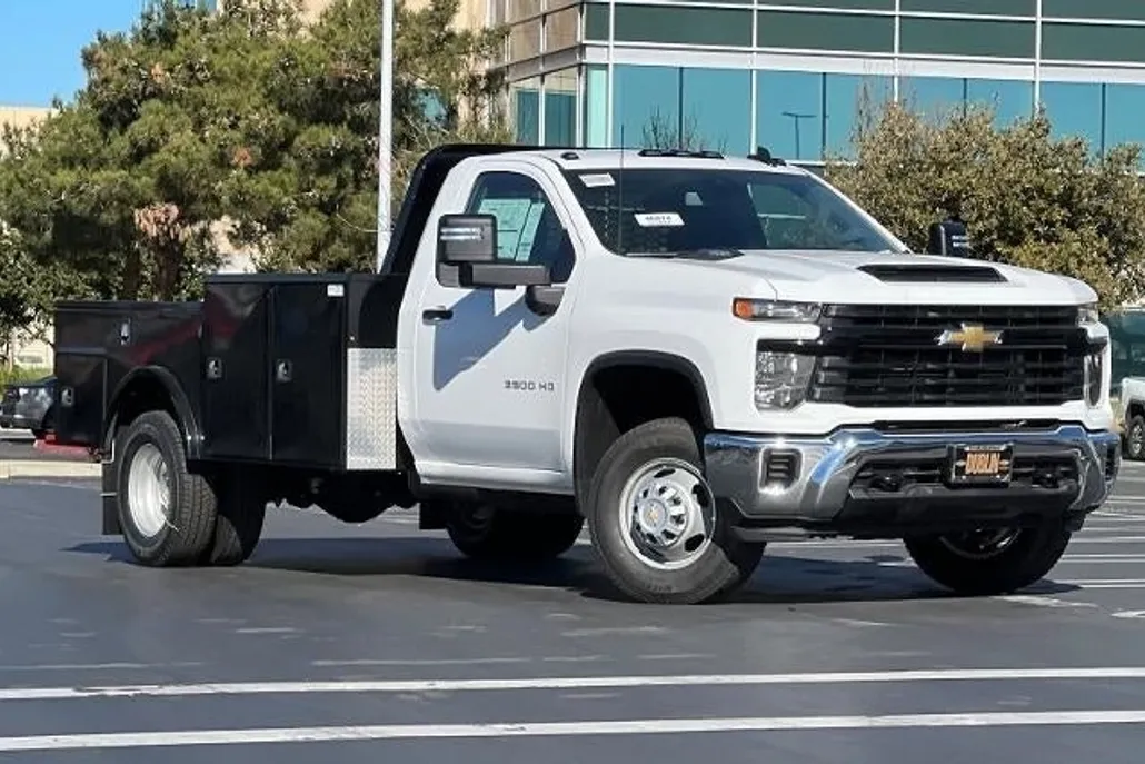 2025 Chevrolet Silverado Work Truck photo 1