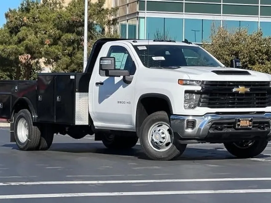 2025 Chevrolet Silverado Work Truck photo 1