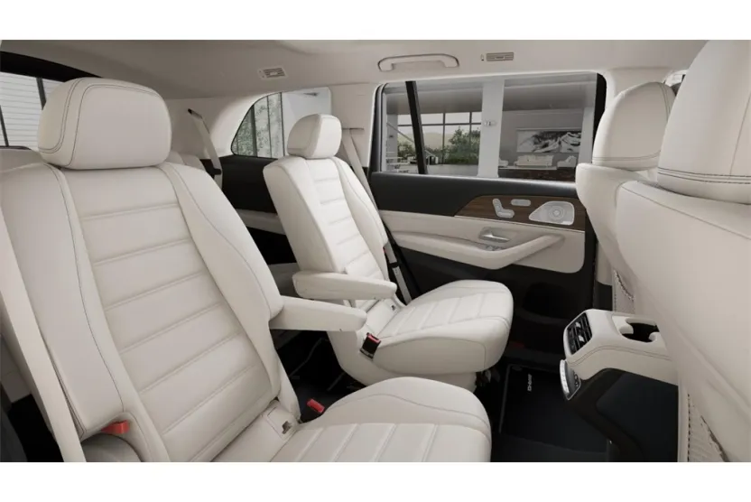 2026 Mercedes Benz GLS 450 4MATIC photo 1