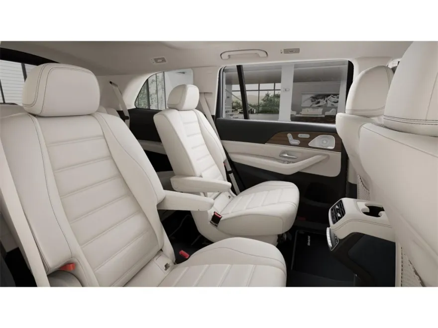 2026 Mercedes Benz GLS 450 4MATIC photo 1