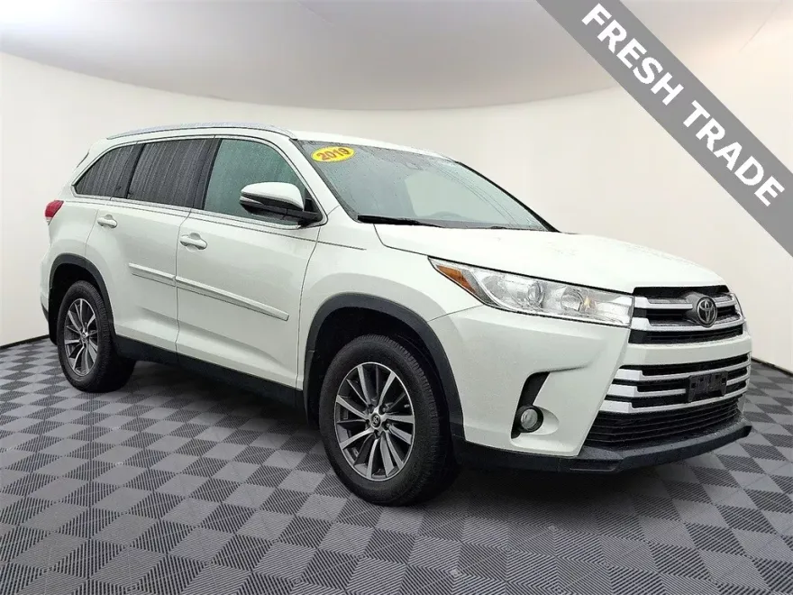 2019 Toyota Highlander XLE photo 1