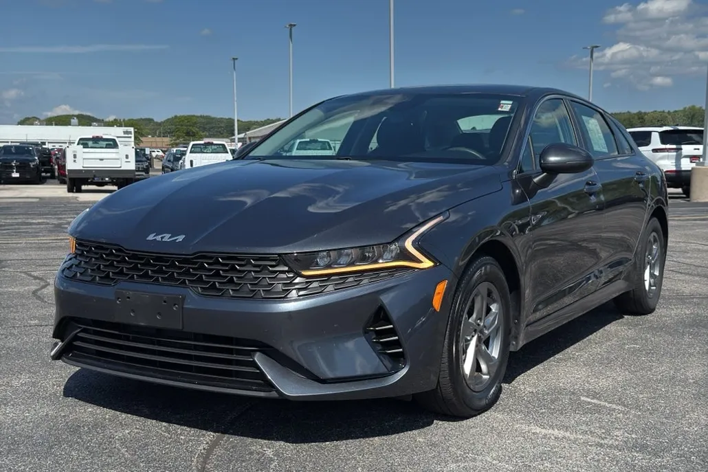 2023 Kia K5 LXS photo 1