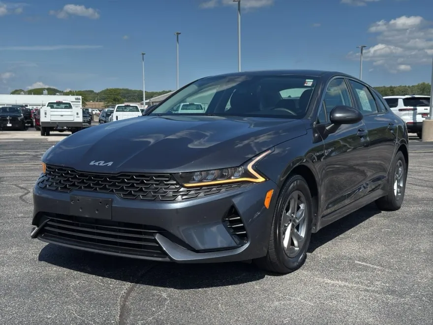 2023 Kia K5 LXS photo 1