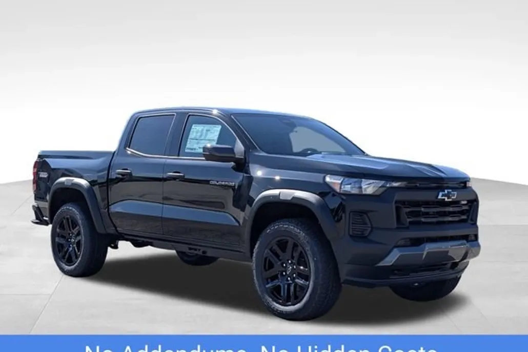 2025 Chevrolet Colorado Trail Boss photo 1