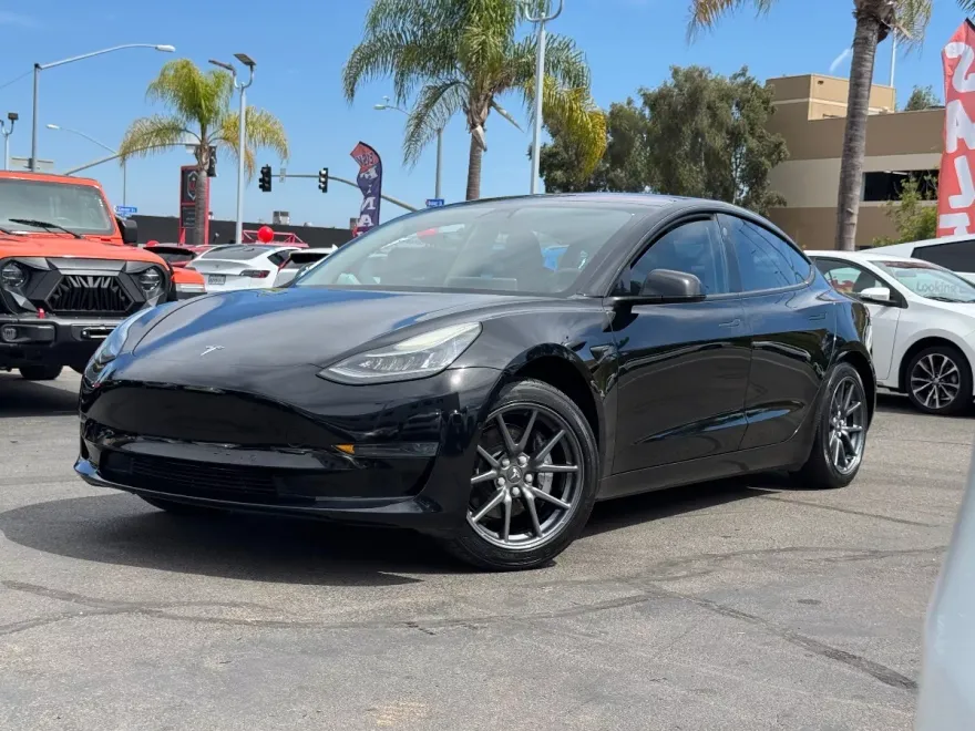2018 Tesla Model 3 Long Range photo 1