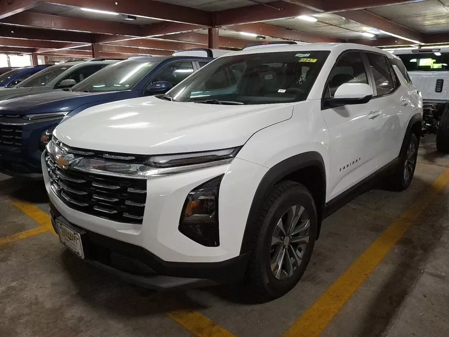 2026 Chevrolet Equinox LT photo 1