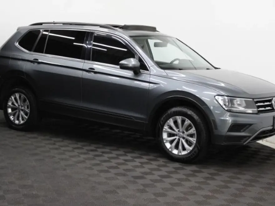 2019 Volkswagen Tiguan SEL R-Line Black photo 1