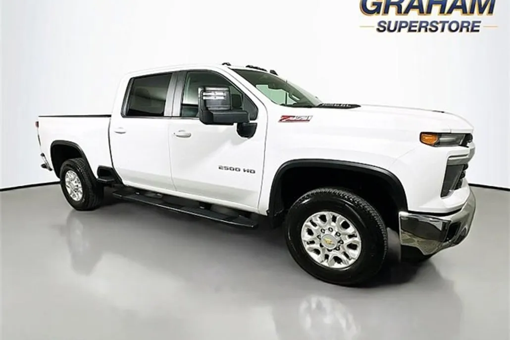 2024 Chevrolet Silverado 2500HD LT photo 1