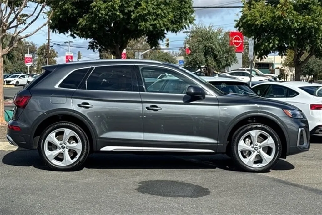 2025 Audi Q5 45 S line Premium Plus photo 1