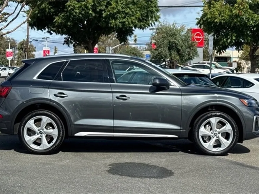 2025 Audi Q5 45 S line Premium Plus photo 1