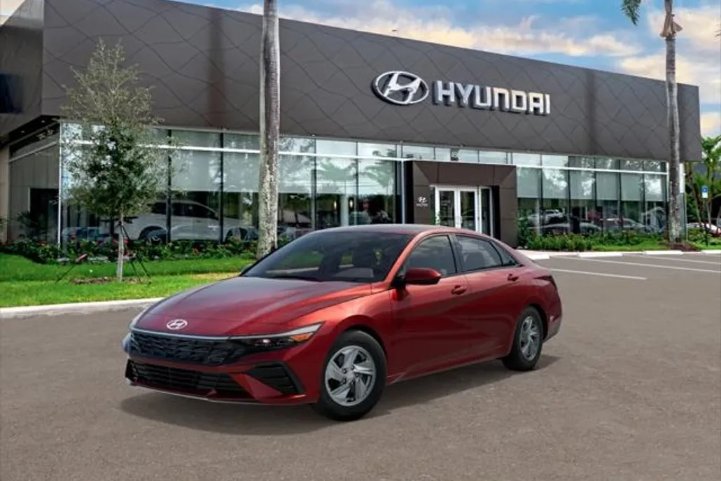 2025 Hyundai Elantra SE photo 1