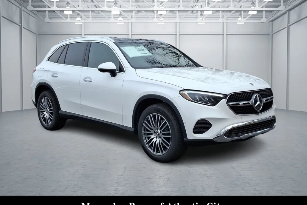 2025 Mercedes Benz GLC 300 4MATIC photo 1