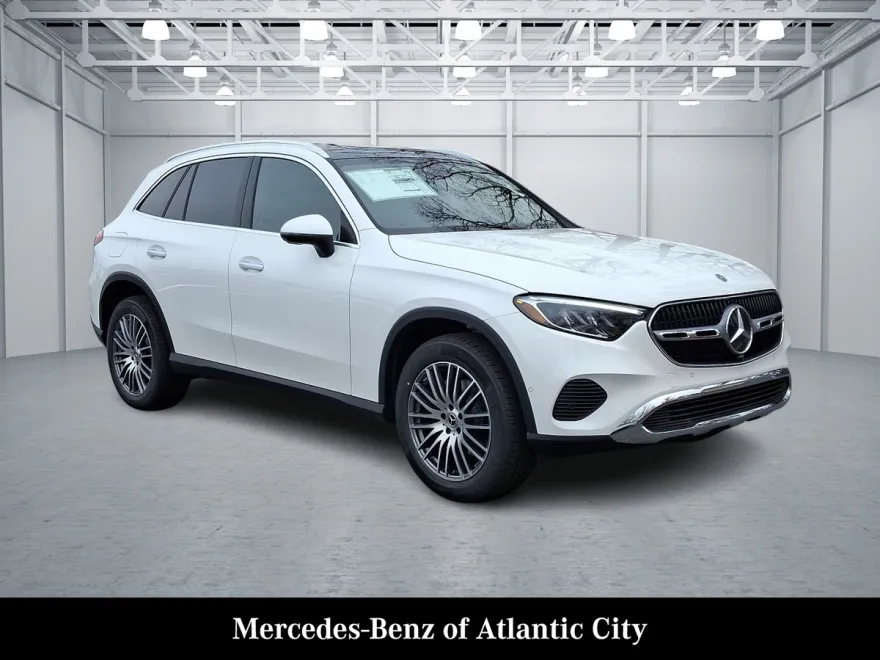 2025 Mercedes Benz GLC 300 4MATIC photo 1