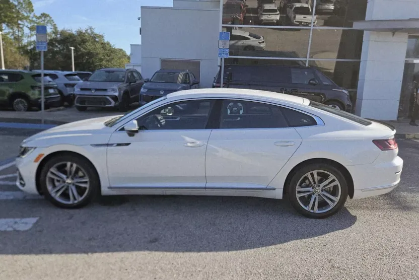 2023 Volkswagen Arteon SE R-Line photo 1