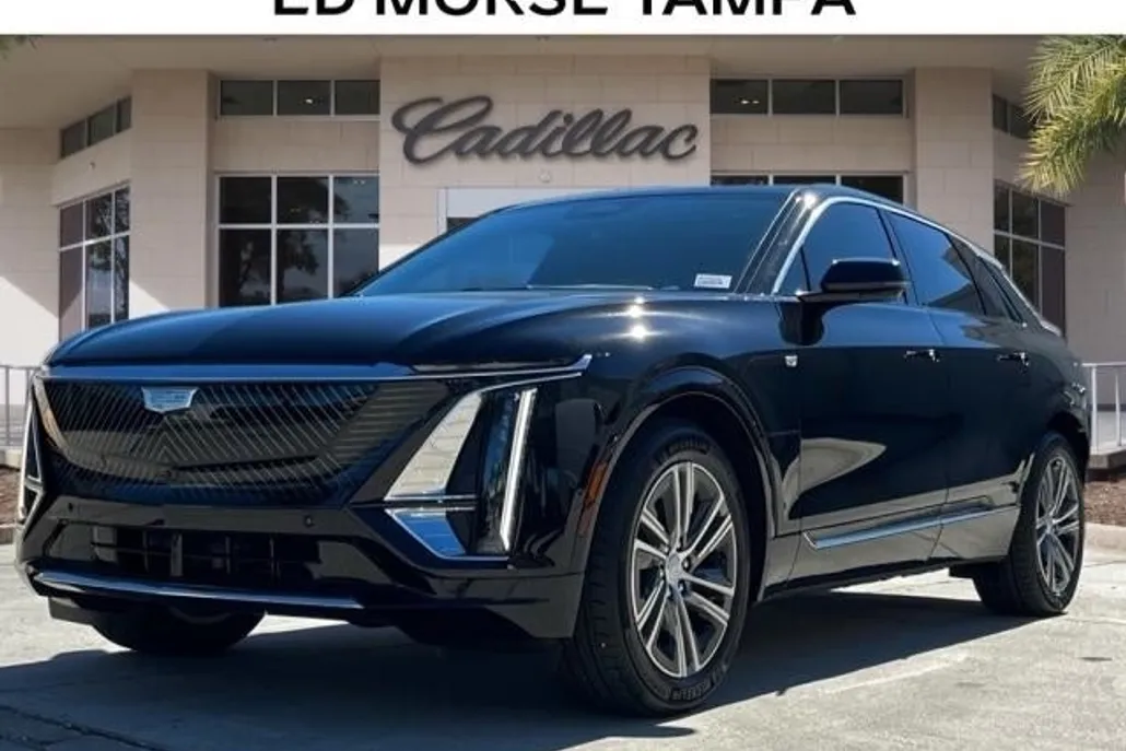2025 Cadillac Lyriq Luxury photo 1