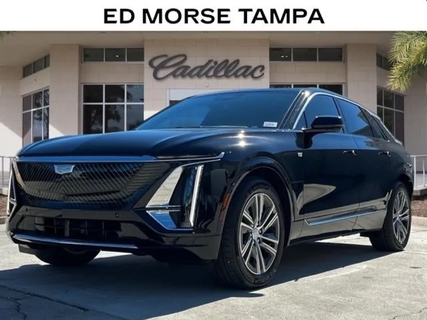 2025 Cadillac Lyriq Luxury photo 1