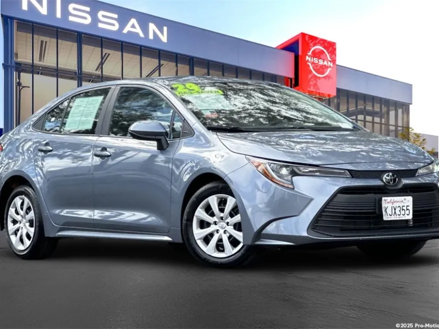 2024 Toyota Corolla LE photo 1