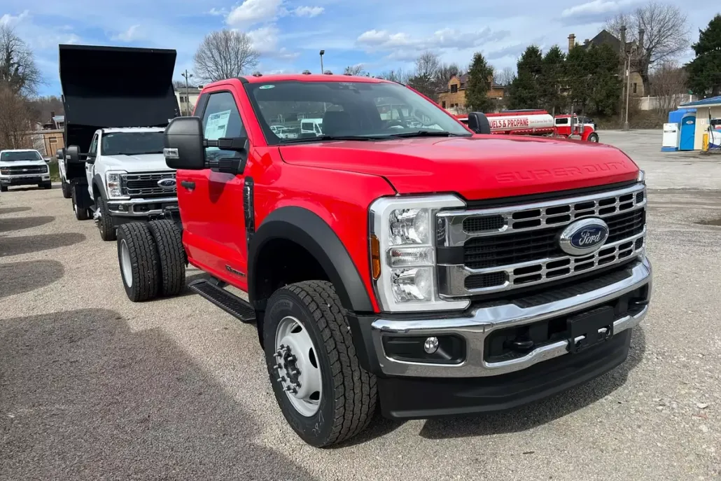 2025 Ford F-600 photo 1