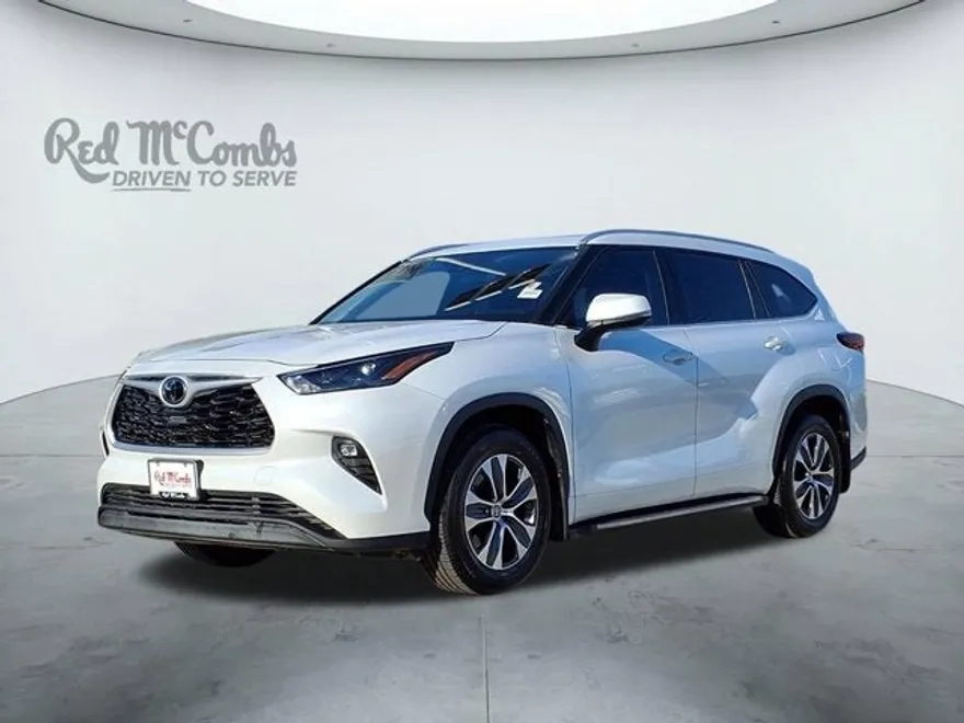 2022 Toyota Highlander XLE photo 1