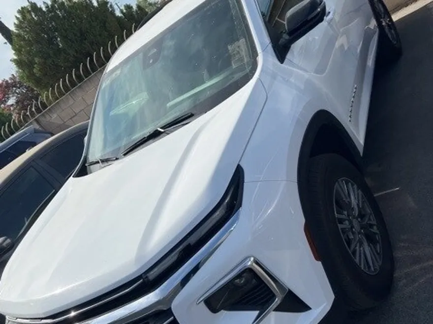 2024 Chevrolet Traverse photo 1