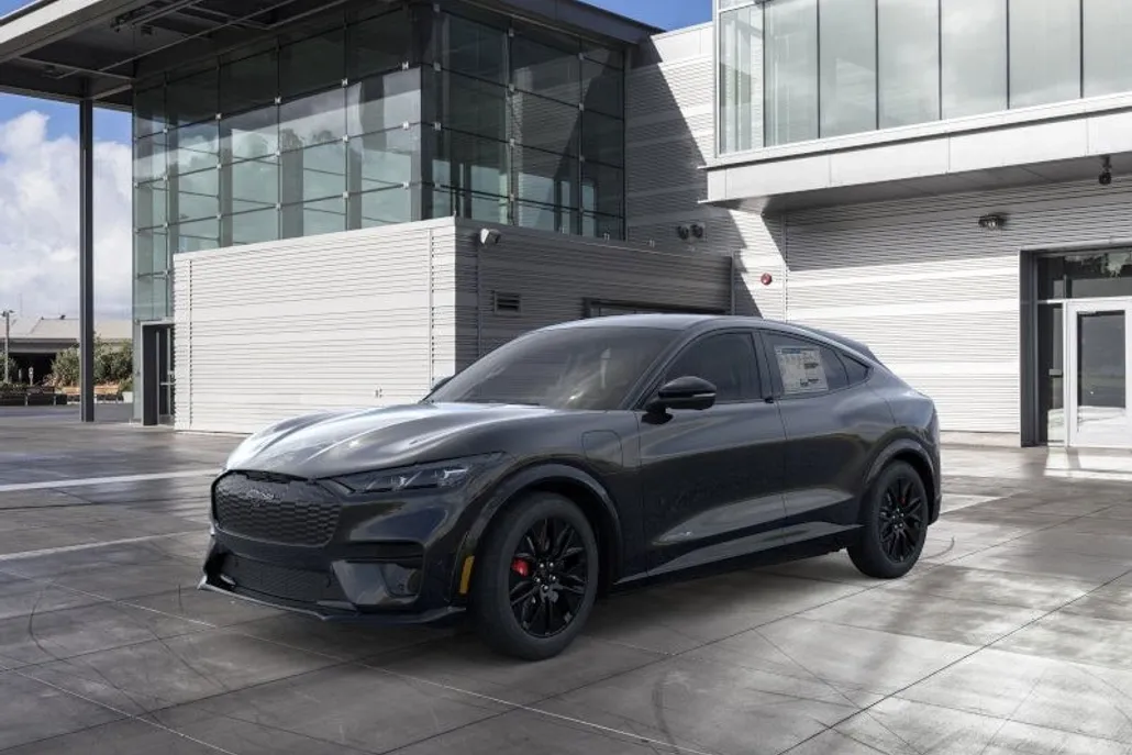 2025 Ford Mustang Mach-E Premium photo 1