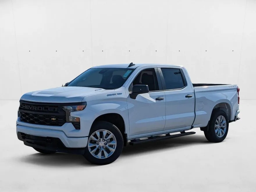 2025 Chevrolet Silverado 1500 Custom photo 1