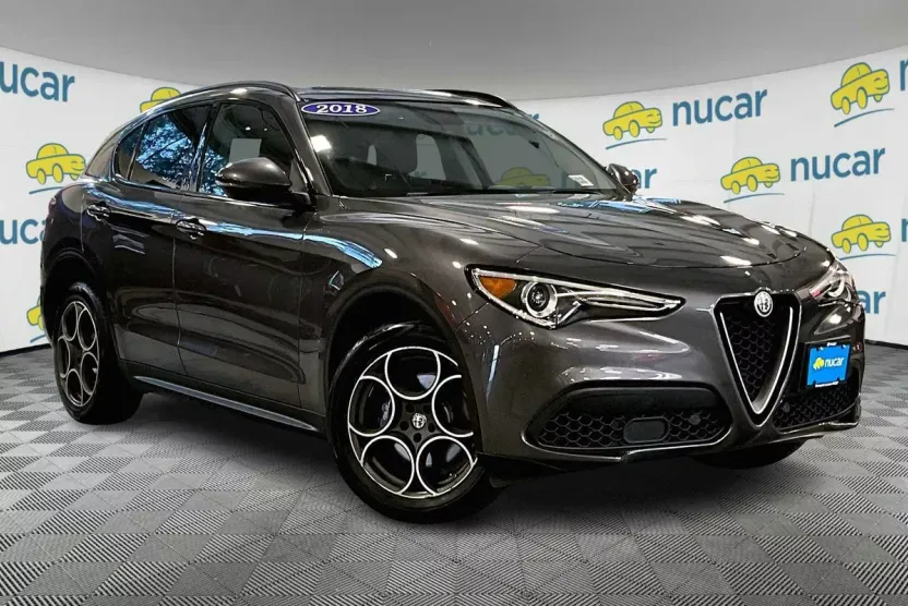 2018 Alfa Romeo Stelvio Sport photo 1