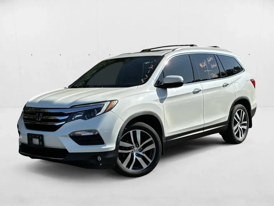 2017 Honda Pilot Elite photo 1