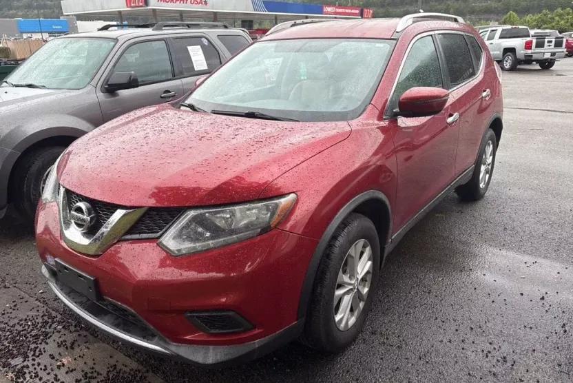 2016 Nissan Rogue SV photo 1