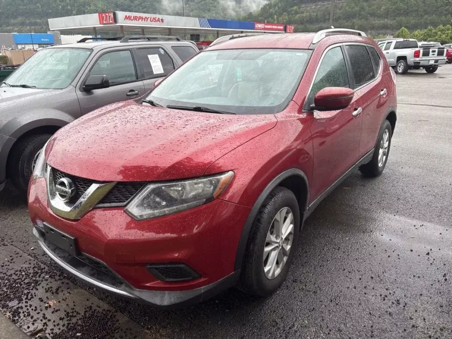 2016 Nissan Rogue SV photo 1