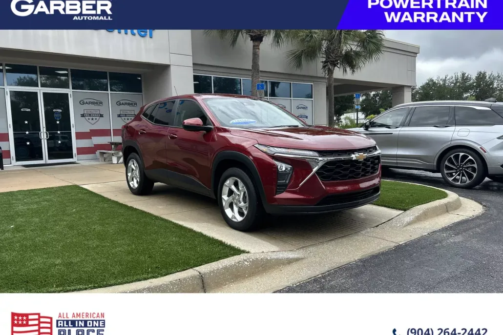 2024 Chevrolet Trax LS photo 1