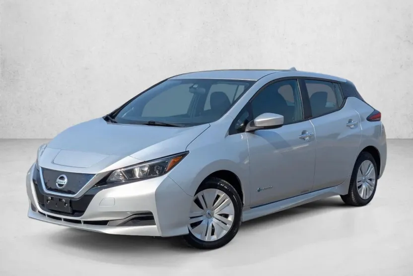 2019 Nissan Leaf S photo 1