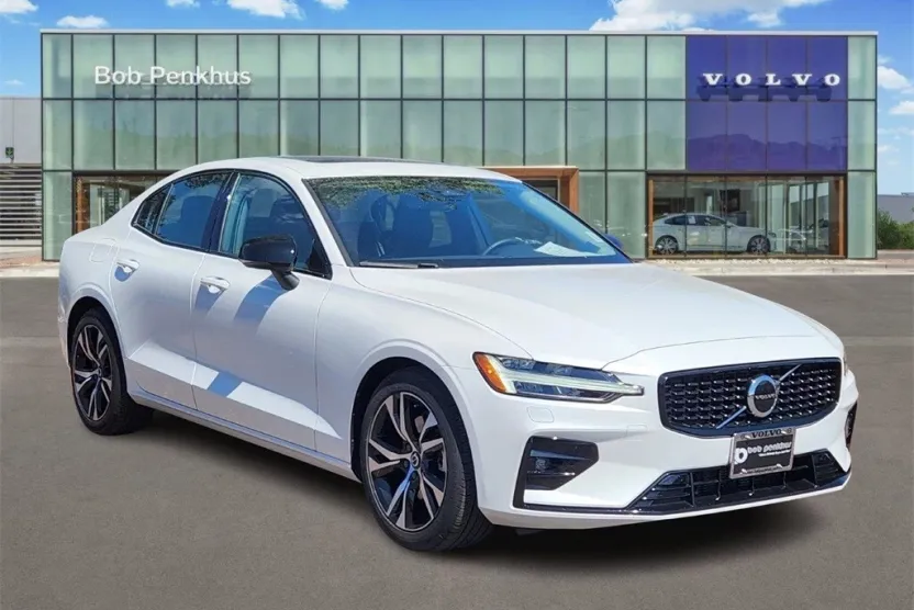 2025 Volvo S60 B5 AWD photo 1