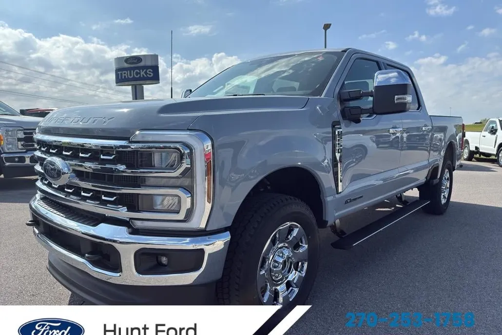 2026 Ford F-250 Lariat photo 1