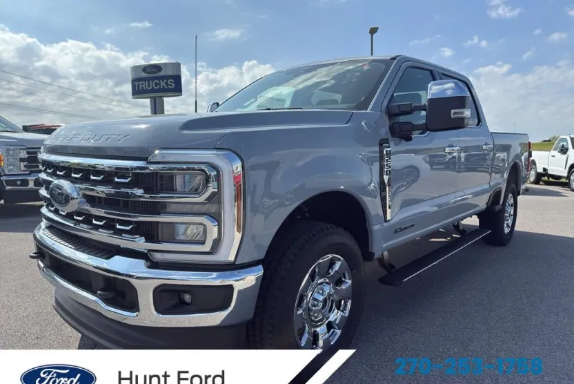 2026 Ford F-250 Lariat photo 1