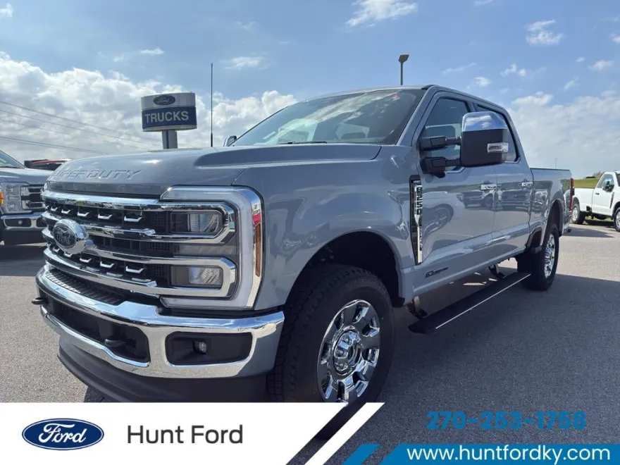 2026 Ford F-250 Lariat photo 1