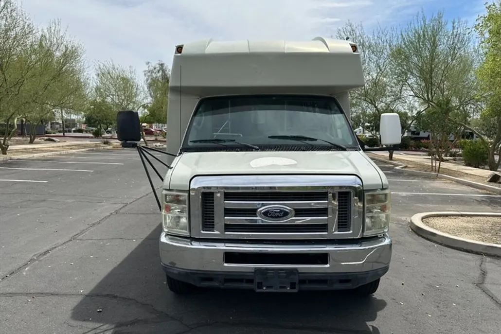2012 Ford E-450 photo 1