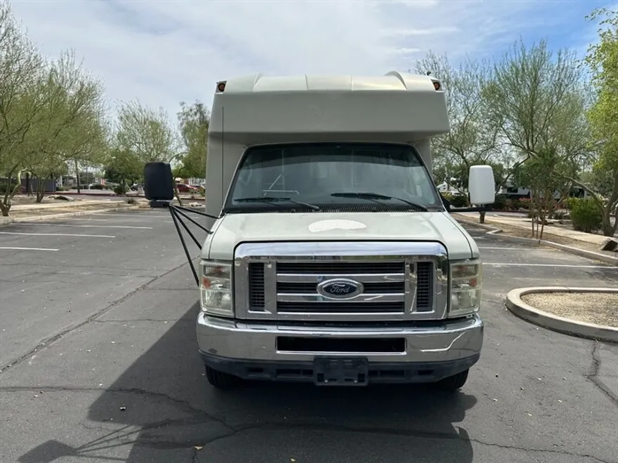 2012 Ford E-450 photo 1