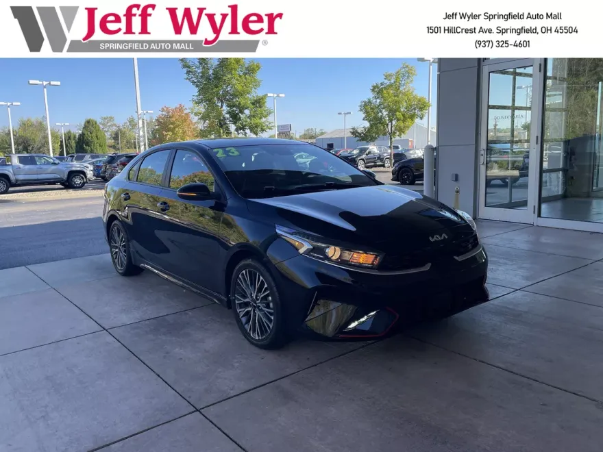 2023 Kia Forte GT-Line photo 1