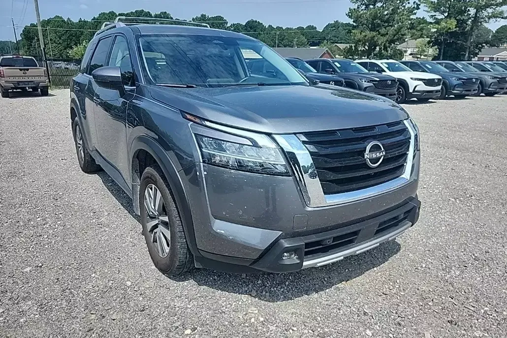 2022 Nissan Pathfinder SL photo 1