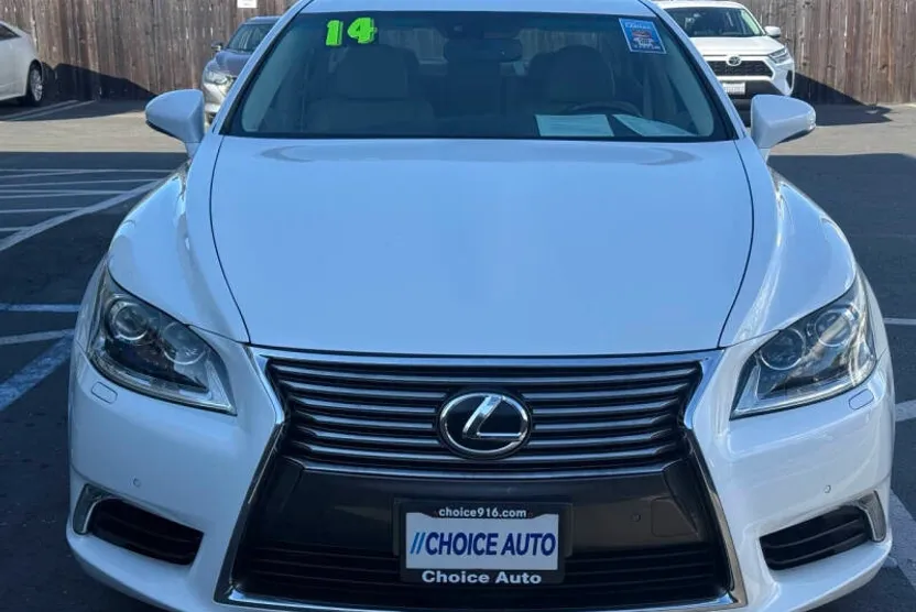2014 Lexus LS 460 photo 1