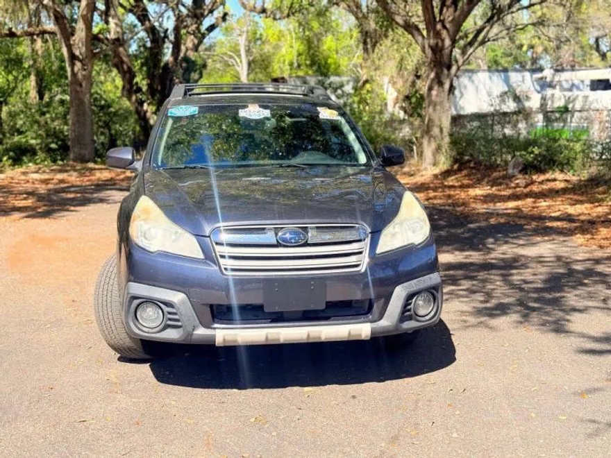 2013 Subaru Outback 2.5i Limited photo 1