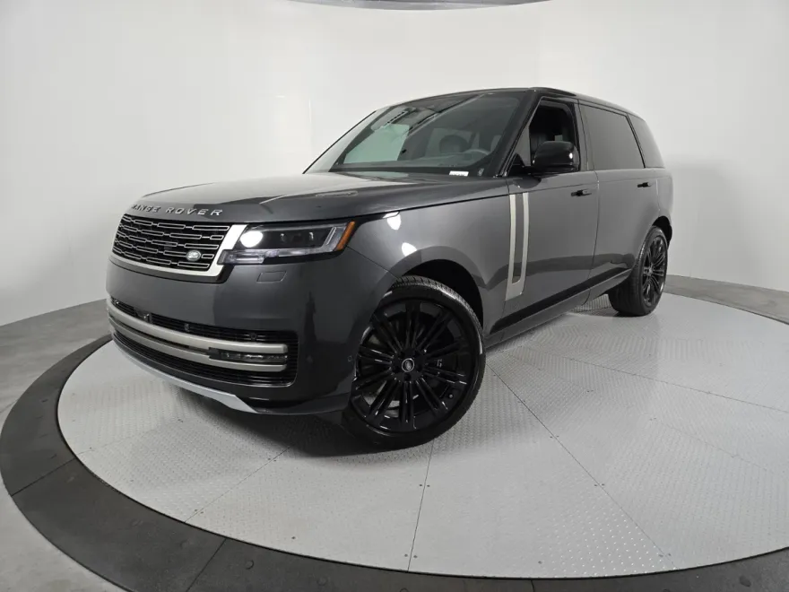 2025 Land Rover Range Rover SE photo 1