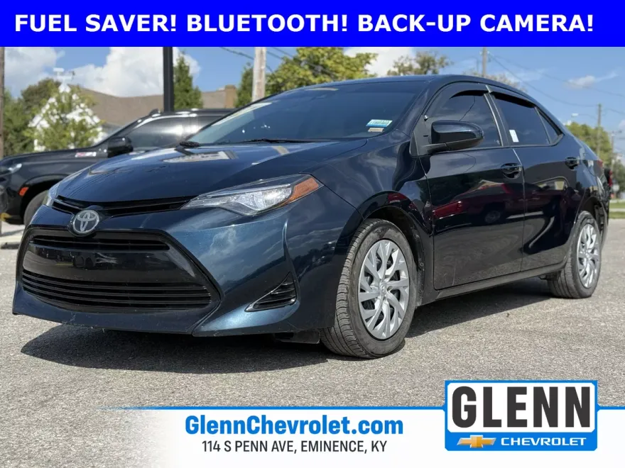 2017 Toyota Corolla LE photo 1